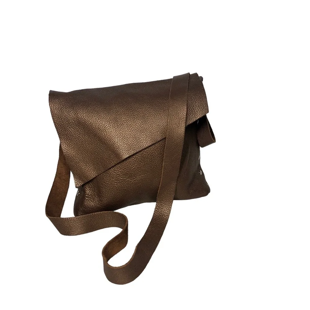 Gold Pebble Leather Purse Womens Grommet Open Flap Crossbody Vintage Y2K‎